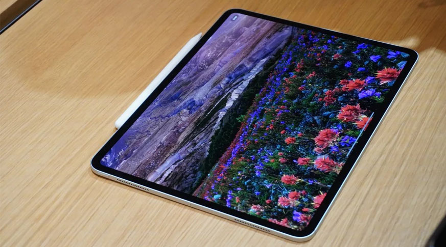 iPad Pro M4 khong chi la mot chiec may tinh bang thong thuong, ma la mot thiet bi sieu di dong voi kha nang thay the laptop trong nhieu cong viec sang tao, thiet ke, lap trinh va giai tri chuyen sau