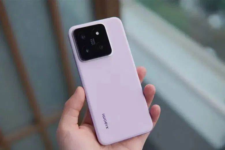 Xiaomi 15 Pro la mot chiec dien thoai cao cap hoi tu day du nhung yeu to: thiet ke sang trong, man hinh dinh cao, hieu nang manh me, camera dinh Leica va tri tue nhan tao hien dai