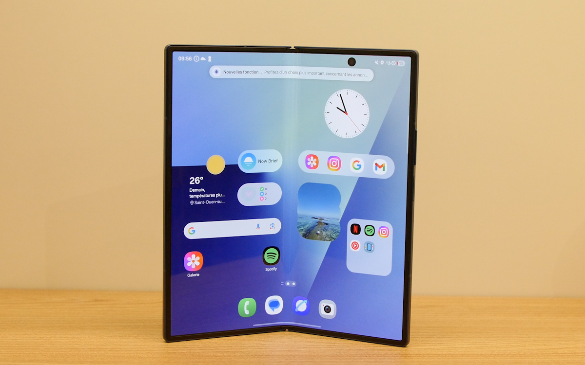 Samsung tiep tuc khang dinh vi the tien phong trong thi truong smartphone man hinh gap voi su ra mat Galaxy Z Fold 7