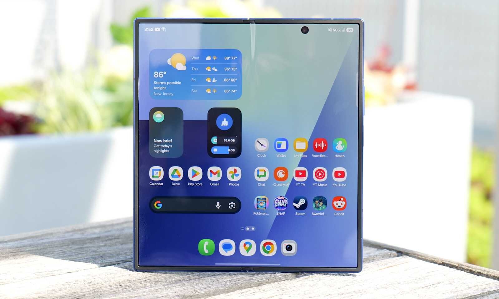 Samsung tiep tuc dan dau thi truong smartphone gap voi dong Galaxy Z Fold. Sau thanh cong cua Galaxy Z Fold 6, the he ke nhiem Galaxy Z Fold 7 ra mat da thu hut su quan tam lon tu nguoi dung yeu cong nghe